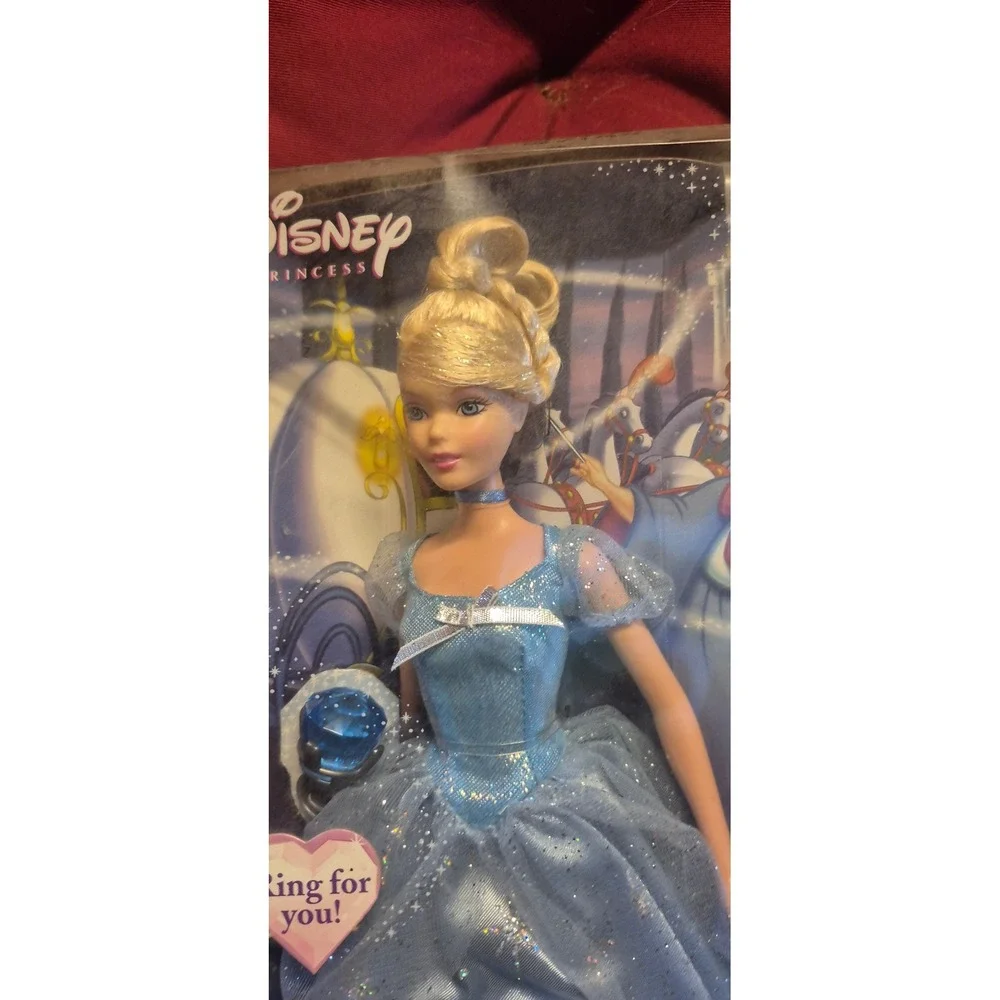 Disney Princess Sparkle Princess Cinderella Doll Mattel G7933 Blue Gown and Ring